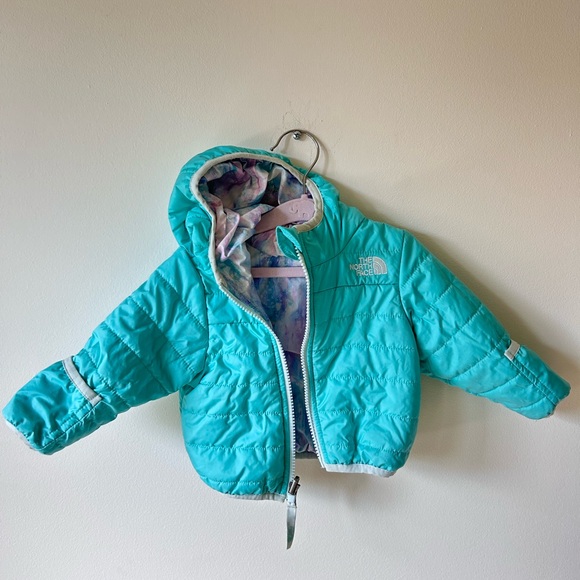 North Face Baby Reversible Jacket 9mo - Picture 3 of 4